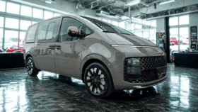 HYUNDAI STARIA VAN 1.6 T-GDI HEV