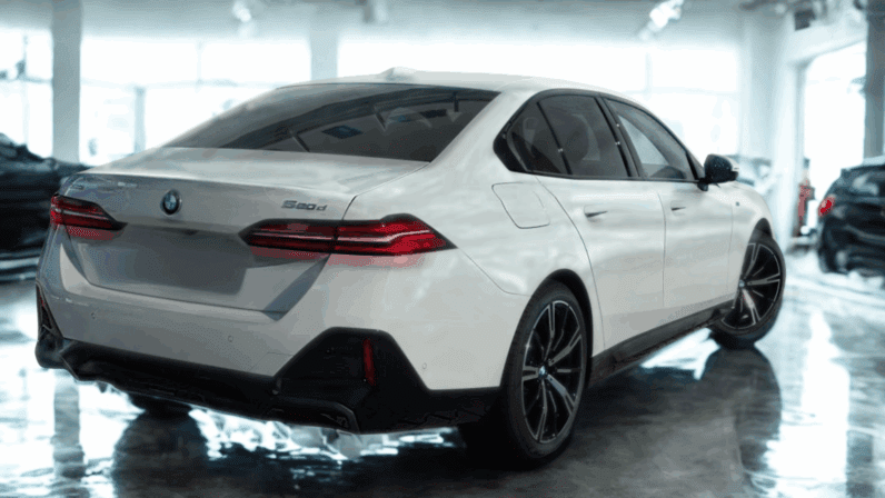 
								BMW 520d xDrive Pakiet M Pro Mild Hybrid 197 KM pełne									