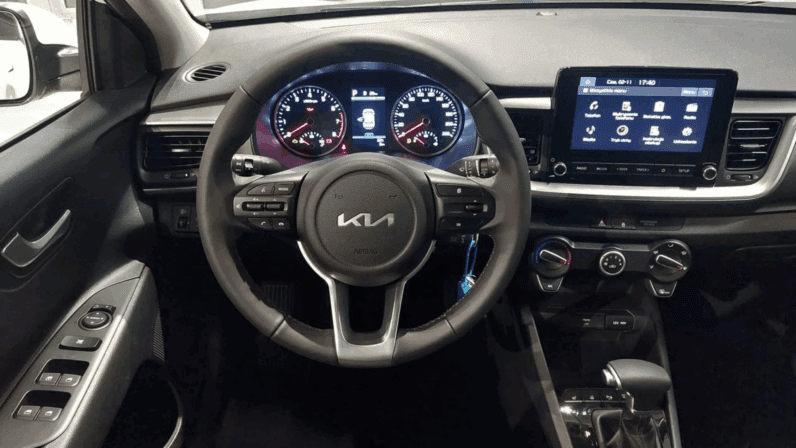 
								Kia Stonic 1.0 T-GDI Pakiet Smart 100 KM pełne									