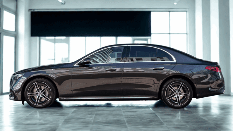 
								Mercedes E 220d 4MATIC Pakiet AMG 197 KM | DEMO pełne									