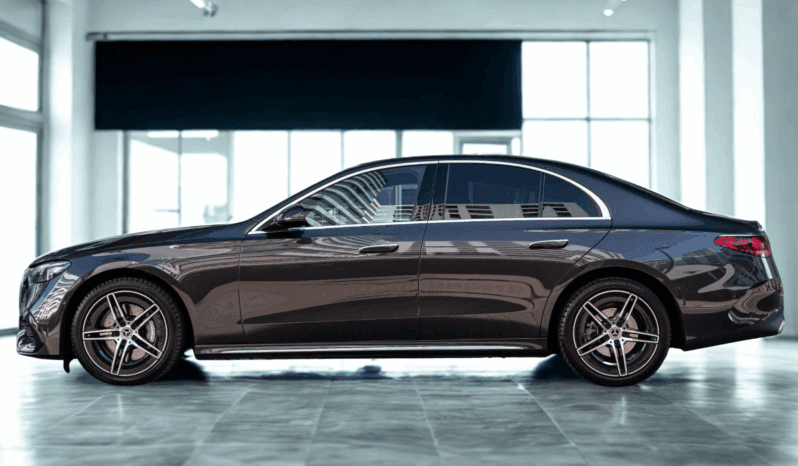 
								Mercedes E 220d 4MATIC Pakiet AMG 197 KM | DEMO pełne									