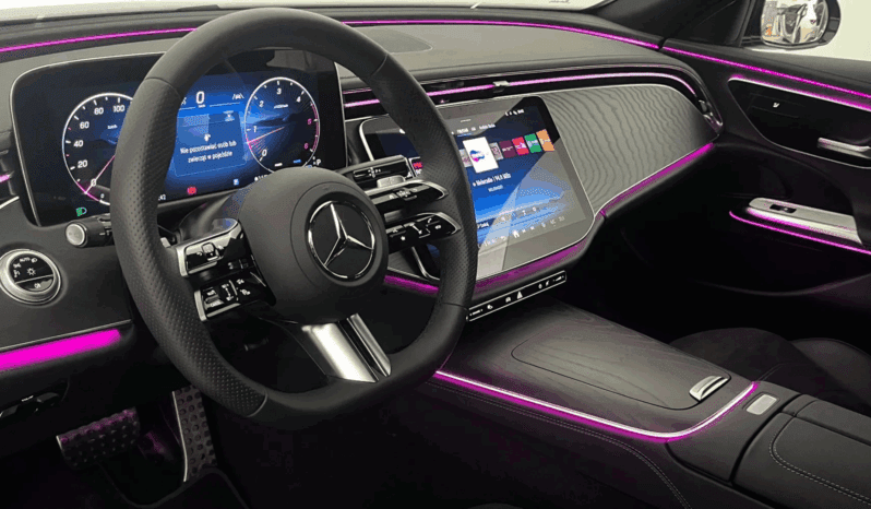 
								Mercedes E 220d 4MATIC Pakiet AMG 197 KM | DEMO pełne									