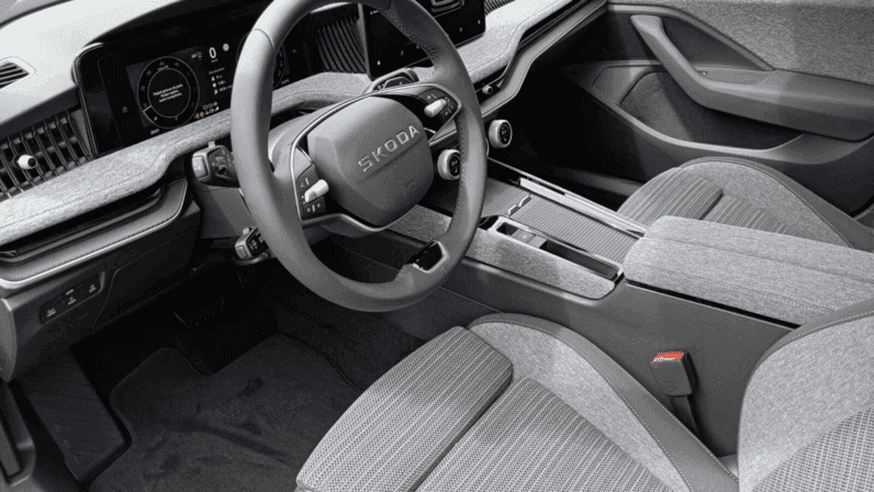 
								Škoda Superb Combi 2.0 TSI 265 KM 4×4 pełne									