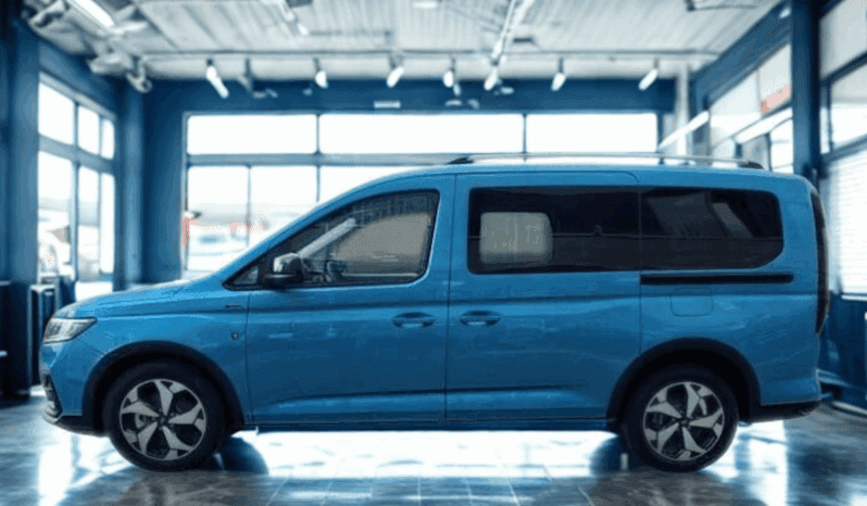 
								Ford Grand Tourneo Connect Active 2.0 EcoBlue 122 KM A7 pełne									