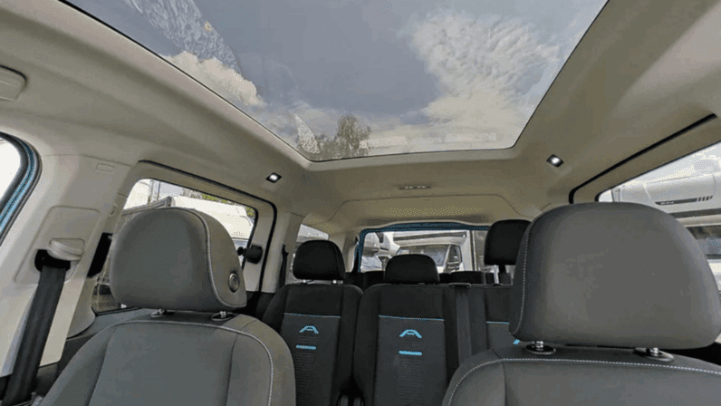 
								Ford Grand Tourneo Connect Active 2.0 EcoBlue 122 KM A7 pełne									
