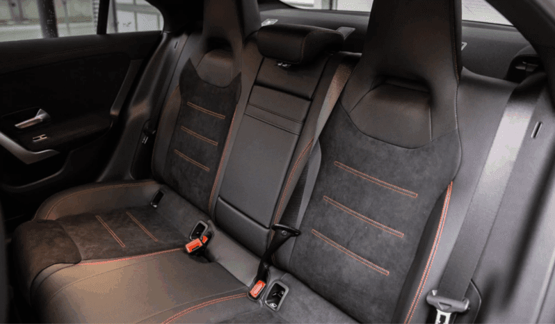 
								Mercedes-AMG CLA 35 4MATIC Coupé | 306 KM | Benzyna | Automat 8G-DCT pełne									