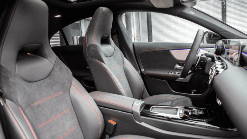 
								Mercedes-AMG CLA 35 4MATIC Coupé | 302 KM | Benzyna | Automat 8G-DCT pełne									