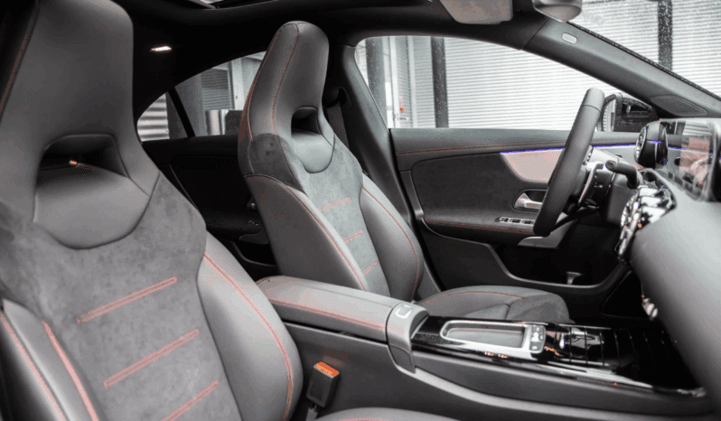 
								Mercedes-AMG CLA 35 4MATIC Coupé | 302 KM | Benzyna | Automat 8G-DCT pełne									