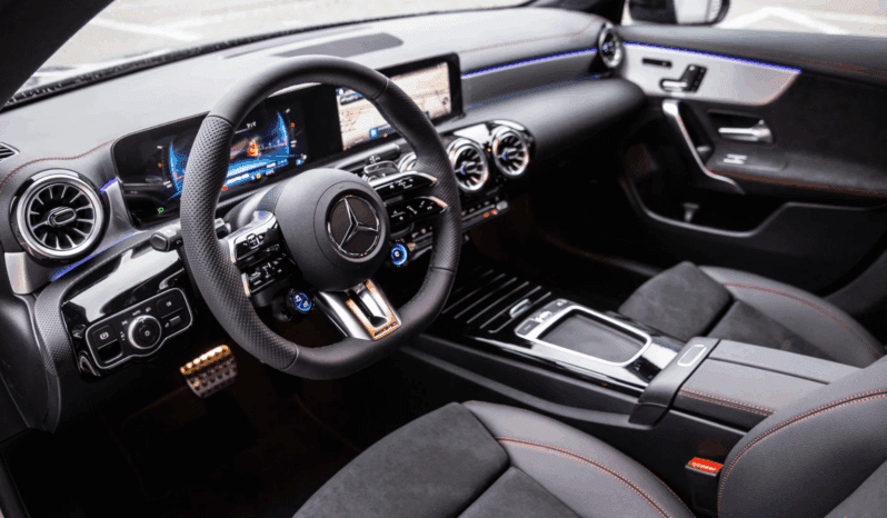 
								Mercedes-AMG CLA 35 4MATIC Coupé | 306 KM | Benzyna | Automat 8G-DCT pełne									