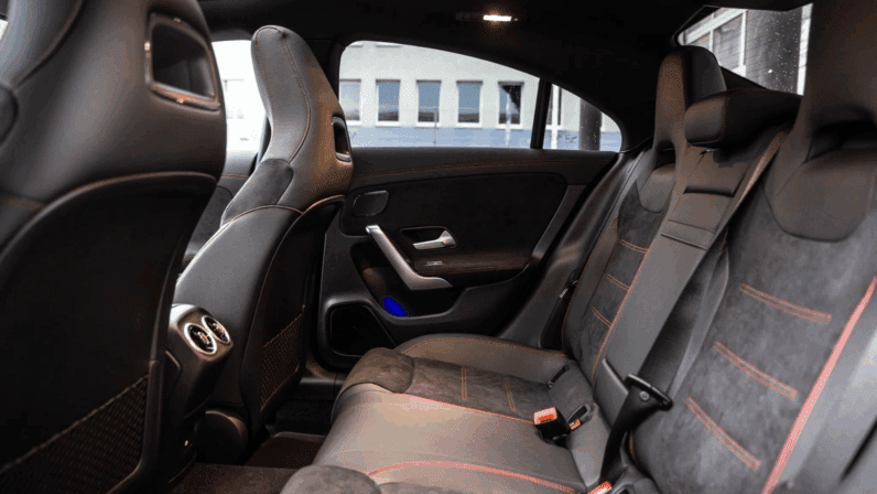 
								Mercedes-AMG CLA 35 4MATIC Coupé | 306 KM | Benzyna | Automat 8G-DCT pełne									