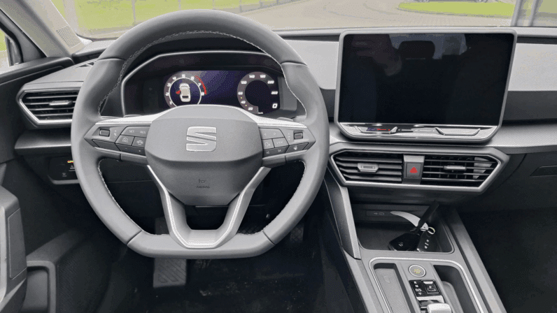 
								SEAT Leon Style 1.5 eTSI 115 KM | Automat DSG | Mild Hybrid | Fiord Blue pełne									