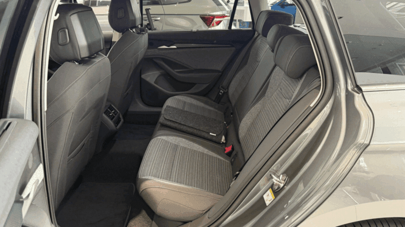 
								ŠKODA SUPERB COMBI EDITION 130 1.5 TSI PHEV 204 KM DSG pełne									