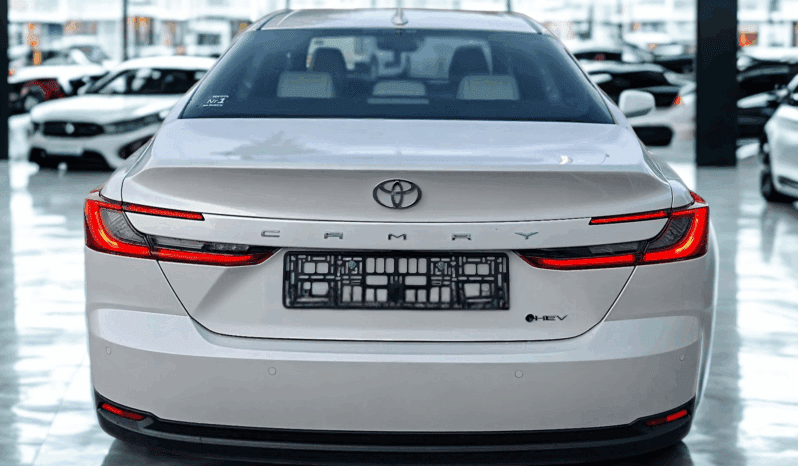 
								Toyota Camry Comfort | 2.5 Hybrid Dynamic Force | Automat e-CVT pełne									