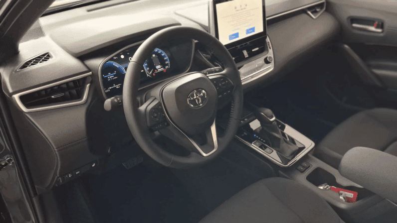 
								Toyota Corolla Cross Style | 2.0 Hybrid | Automat e-CVT pełne									