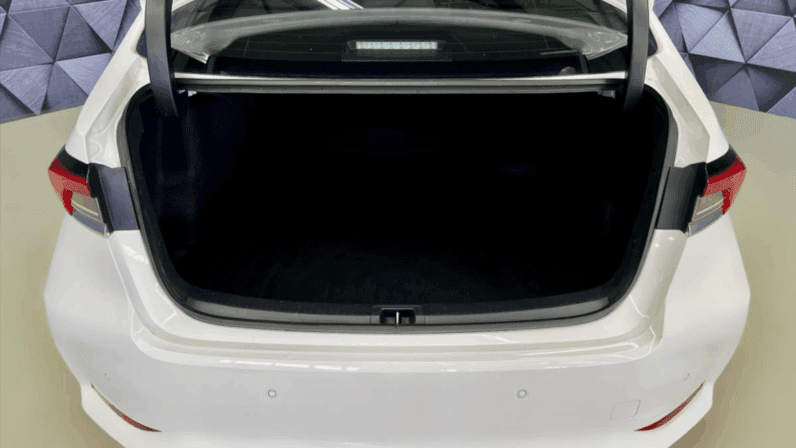 
								Toyota Corolla Sedan Comfort 1.8 Hybrid 140 KM e-CVT pełne									