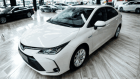 Toyota Corolla Sedan Comfort 1.8 Hybrid 140 KM e-CVT