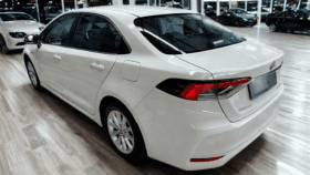 Toyota Corolla Sedan Comfort 1.8 Hybrid 140 KM e-CVT