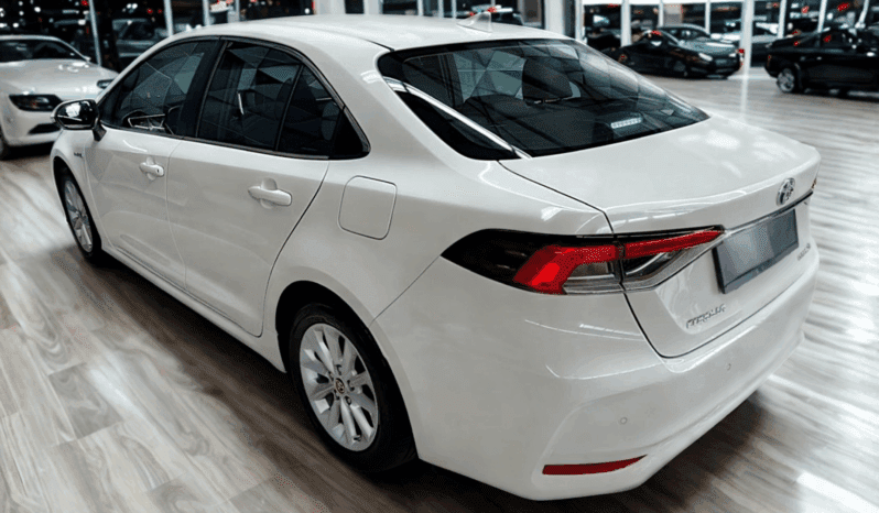 
								Toyota Corolla Sedan Comfort 1.8 Hybrid 140 KM e-CVT pełne									