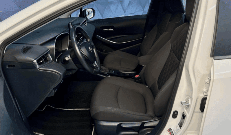 
								Toyota Corolla Sedan Comfort 1.8 Hybrid 140 KM e-CVT pełne									