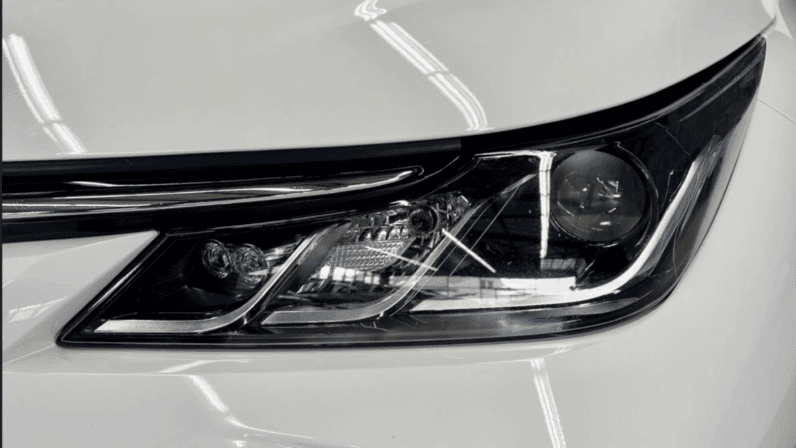 
								Toyota Corolla Sedan Comfort 1.8 Hybrid 140 KM e-CVT pełne									