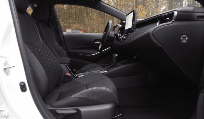 
								Toyota Corolla TS Comfort 1.8 Hybrid 140 KM e-CVT pełne									