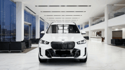 
										BMW X5 xDrive30d M Sport Pro 298 KM – Model 2025 – Biel Alpejska i 22-calowe Felgi pełne									