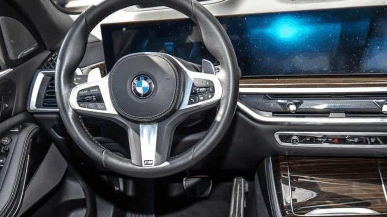 
								BMW X5 xDrive30d M Sport Pro 298 KM – Model 2025 – Biel Alpejska i 22-calowe Felgi pełne									