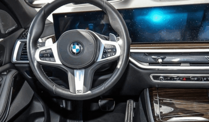
								BMW X5 xDrive30d M Sport Pro 298 KM – Model 2025 – Biel Alpejska i 22-calowe Felgi pełne									