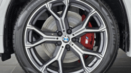 
										BMW X5 xDrive30d M Sport Pro 298 KM – Model 2025 – Biel Alpejska i 22-calowe Felgi pełne									