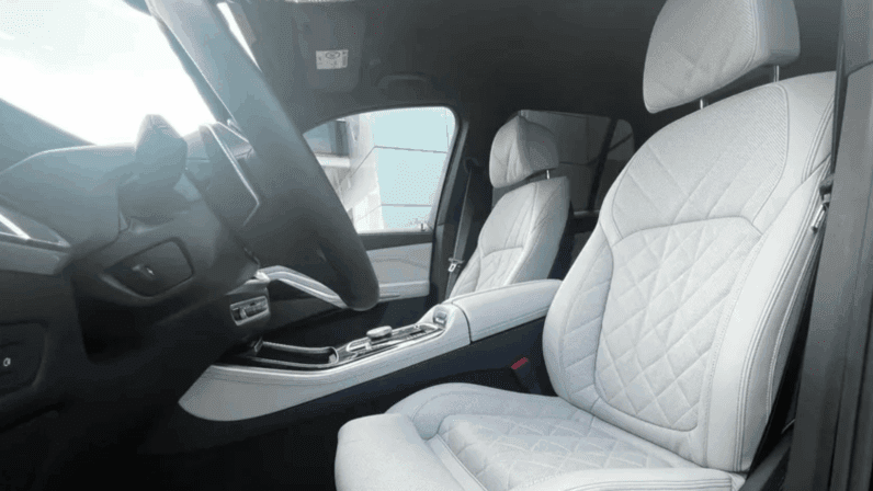 
								BMW X5 xDrive30d M Sport Pro 298 KM – Szary Skyscraper, Carbon i Driving Assistant Professional pełne									