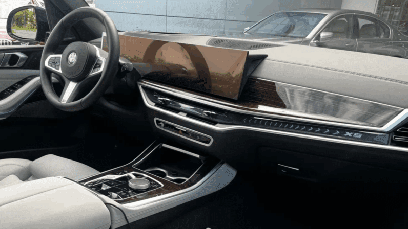 
								BMW X5 xDrive30d M Sport Pro 298 KM – Szary Skyscraper, Carbon i Driving Assistant Professional pełne									