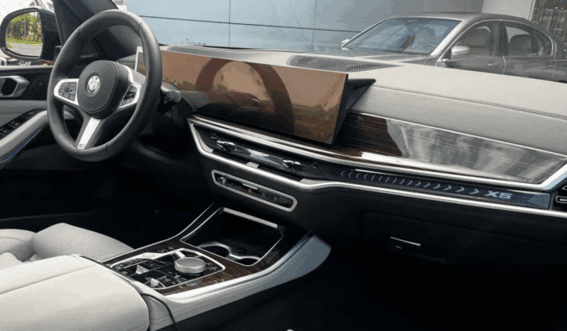 
								BMW X5 xDrive30d M Sport Pro 298 KM – Szary Skyscraper, Carbon i Driving Assistant Professional pełne									