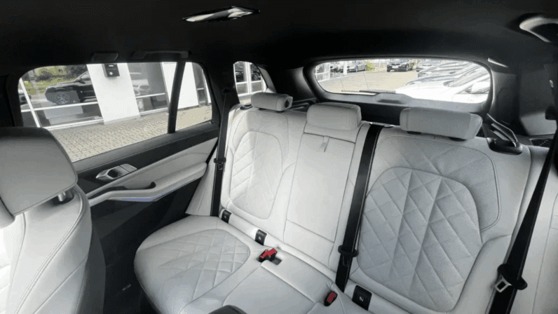 
								BMW X5 xDrive30d M Sport Pro 298 KM – Szary Skyscraper, Carbon i Driving Assistant Professional pełne									