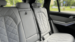 
										BMW X5 xDrive30d M Sport Pro 298 KM – Szary Skyscraper, Carbon i Driving Assistant Professional pełne									