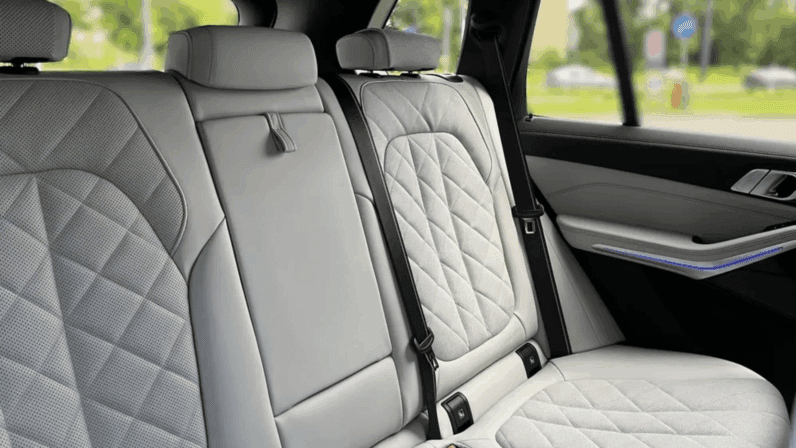 
								BMW X5 xDrive30d M Sport Pro 298 KM – Szary Skyscraper, Carbon i Driving Assistant Professional pełne									