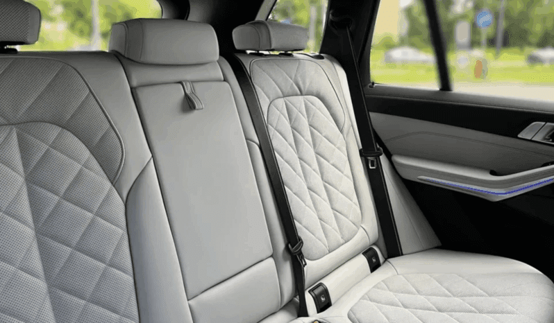 
								BMW X5 xDrive30d M Sport Pro 298 KM – Szary Skyscraper, Carbon i Driving Assistant Professional pełne									