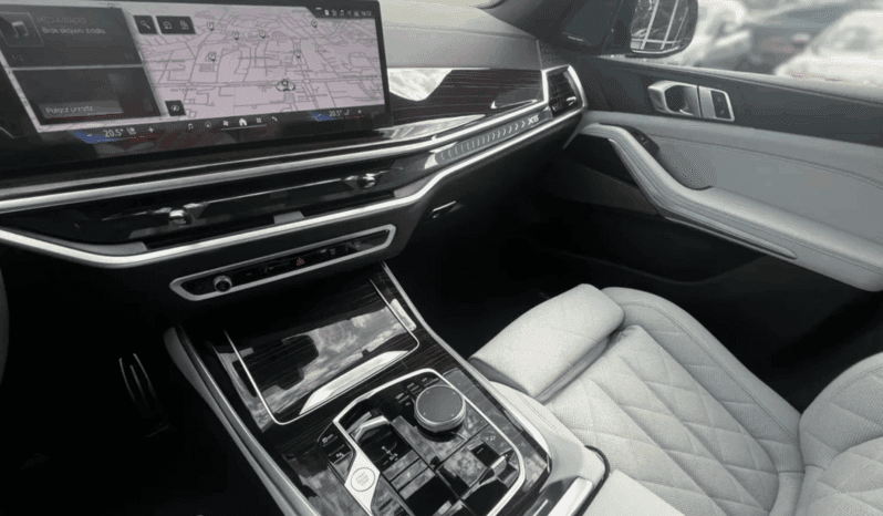 
								BMW X5 xDrive30d M Sport Pro 298 KM – Szary Skyscraper, Carbon i Driving Assistant Professional pełne									