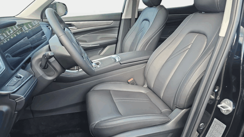 
								DFSK E5 PHEV PRESTIGE | Hybrydowy PHEV | 217 KM | Napęd przedni | Automatyczna E-CVT pełne									