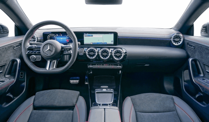 
								Mercedes-Benz CLA 200 Coupé Demo | 163 KM | Benzyna | Automat 7G-DCT | EQ Boost | Napęd Przedni pełne									