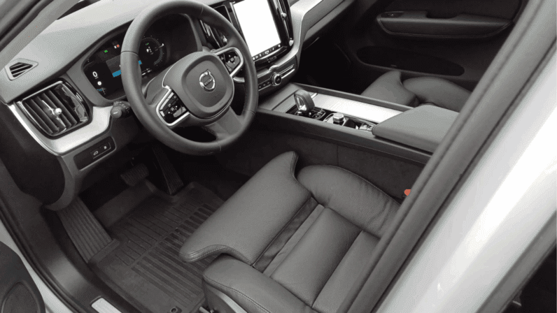 
								Volvo XC60 B5 AWD 264 KM | Ultra Dark | Aurora Silver | Polestar & Masaż | Demo pełne									