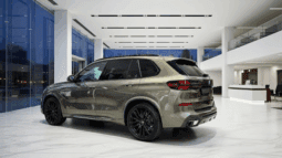 
										BMW X5 xDrive30d M Sport Pro 298 KM – Brązowy Manhattan i Wnętrze Carbon Fibre pełne									