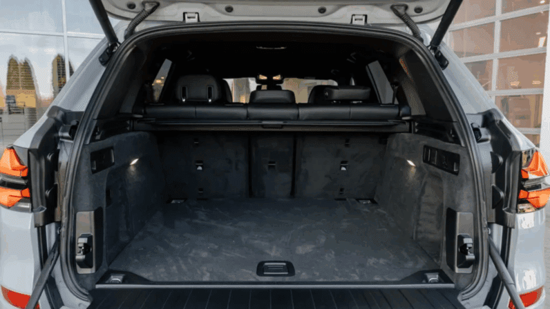 
								BMW X5 xDrive30d M Sport Pro 298 KM – Szary Skyscraper, Carbon i Driving Assistant Professional pełne									