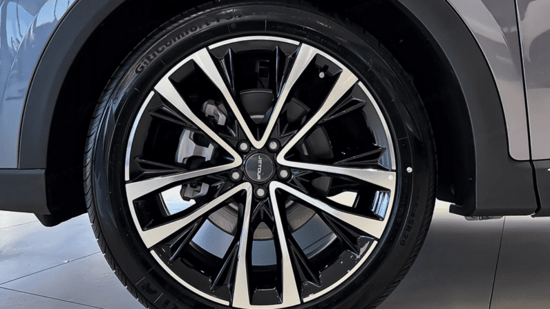 
								JETOUR X70 PLUS | 1.5T 156 KM | SUV 7-osobowy | FWD | 6DCT pełne									