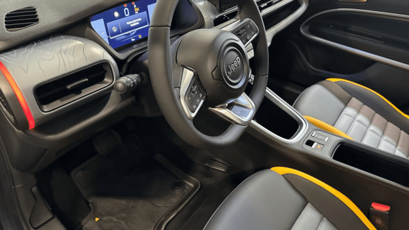 
								JEEP AVENGER 4XE HYBRID THE NORTH FACE | 1.2 T3 145 KM | Napęd 4xe | Automat pełne									