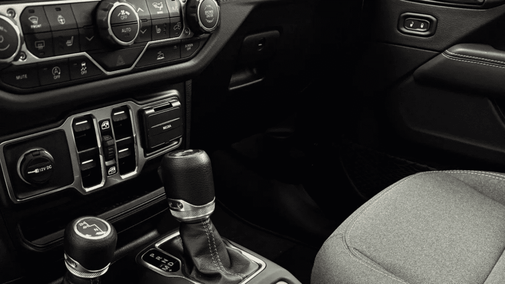 Jeep Wrangler Sahara 2.0 Turbo 272 KM 4WD ATX | Model 2025