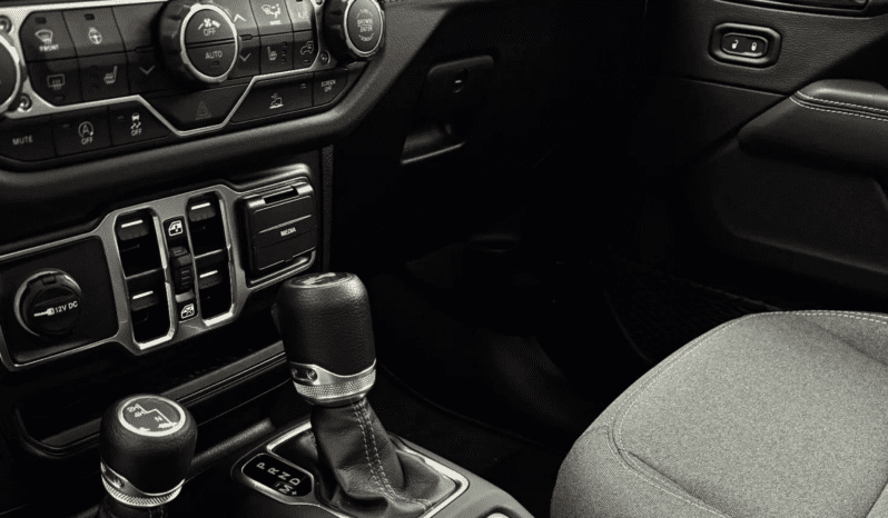 
								Jeep Wrangler Sahara 2.0 Turbo 272 KM 4WD ATX | Model 2025 pełne									