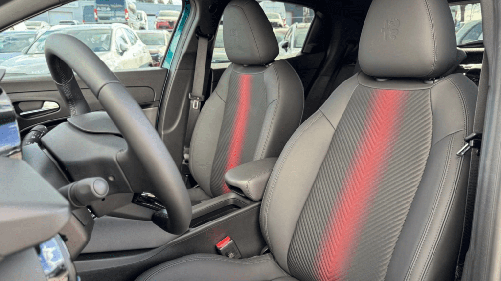 Alfa Romeo Junior Ibrida MY25 | 1.2 145 KM |  MHEV | eDCT6