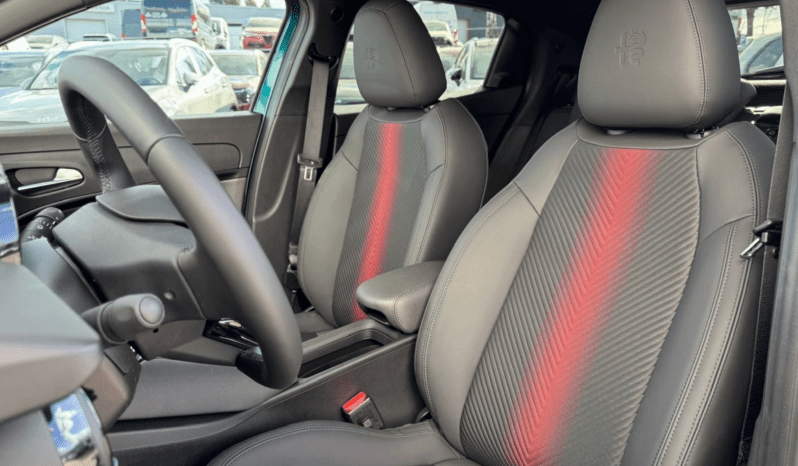 
								Alfa Romeo JUNIOR IBRIDA MY25 1.2 145 KM MHEV eDCT6 pełne									