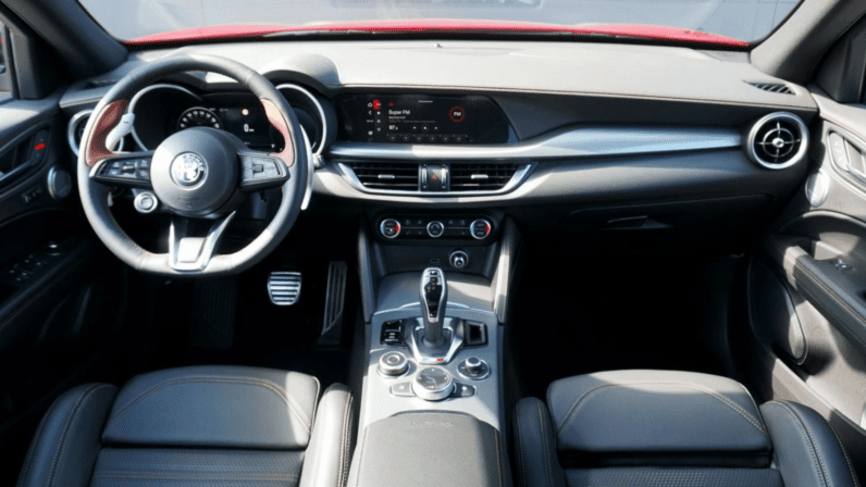 
								Alfa Romeo STELVIO INTENSA 2.0 GME 280 KM AWD AT8 pełne									