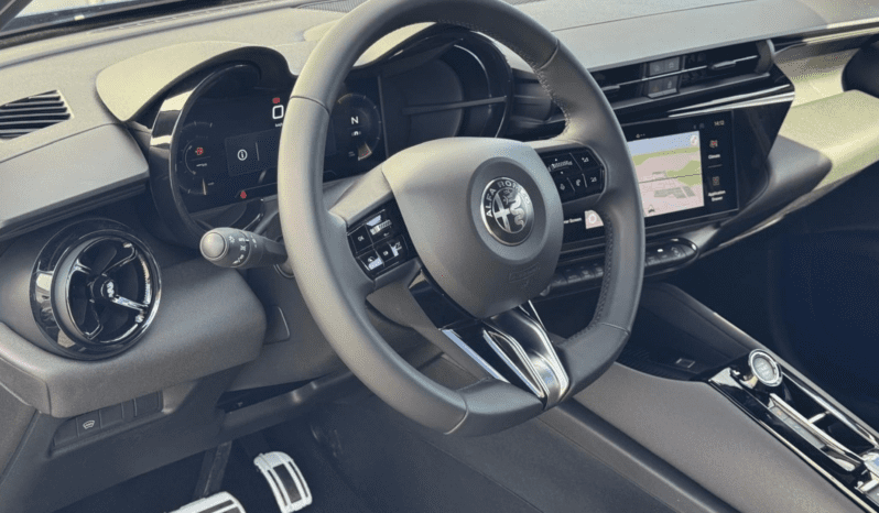 
								Alfa Romeo JUNIOR IBRIDA MY25 1.2 145 KM MHEV eDCT6 pełne									